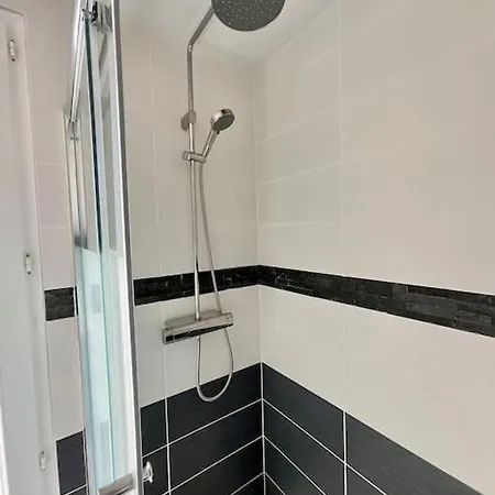 La Azur - Chaleureuse Maisonnette Avec Piscine Partagee *