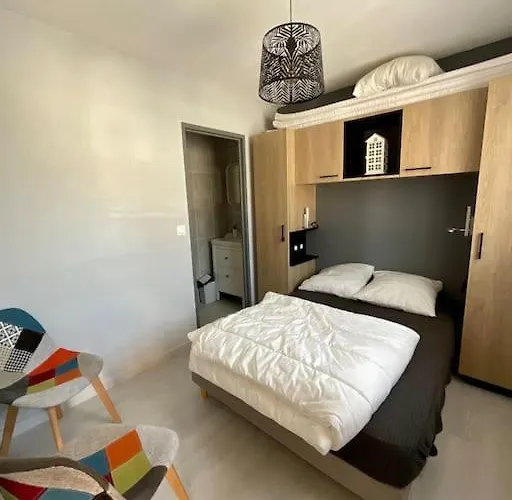 Дом отдыха La Azur - Chaleureuse Maisonnette Avec Piscine Partagee