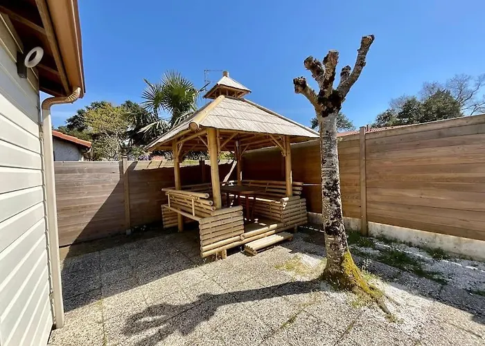 La Azur - Chaleureuse Maisonnette Avec Piscine Partagee Дом отдыха *