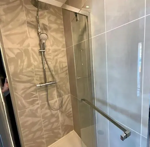 Дом отдыха La Azur - Chaleureuse Maisonnette Avec Piscine Partagee