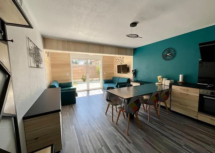 Дом отдыха La Azur - Chaleureuse Maisonnette Avec Piscine Partagee *